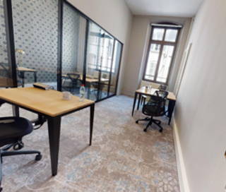 Bureau privé 12 m² 3 postes Location bureau Rue Balthazar-Dieudé Marseille 13006 - photo 1